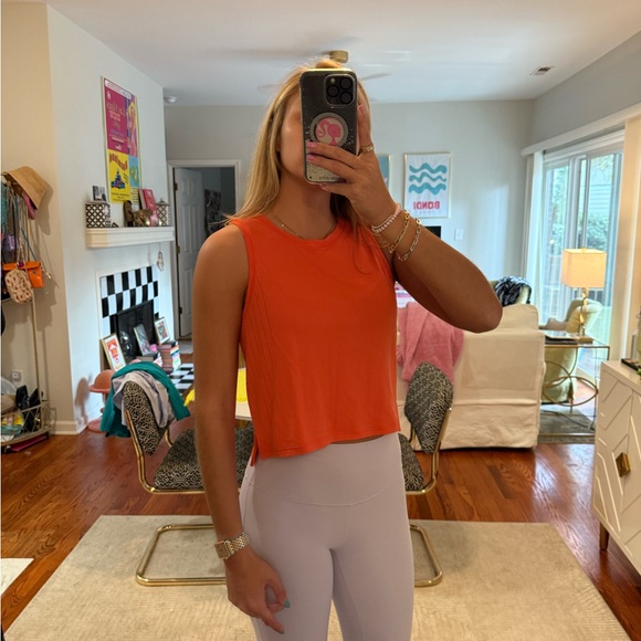 LULULEMON TRAIN TO BE TANK IN ORANGE FRAPPE SIZE SMALL MED. NO TAG prob a 6. - Picture 3 of 7
